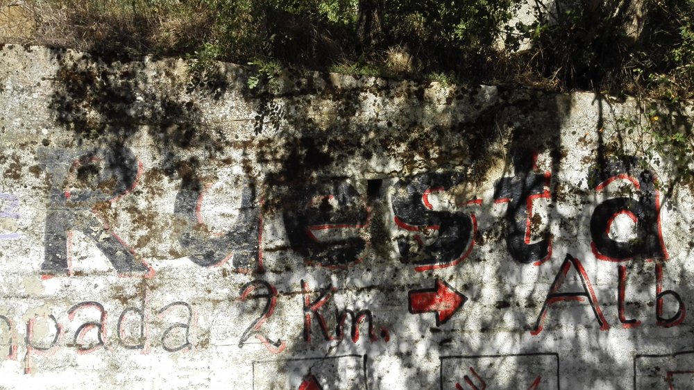 Palimpseste urbain : murs de Bruxelles — Leo Sélian