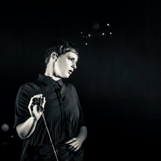 Photographie Lara Herbinia — Hooverphonic -Ancienne Belgique -Bruxelles — Lara Herbinia
