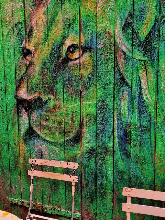 Le Lion sur palissade - Pierre Agache - Mise en scène à Marseille — Pierre Agache