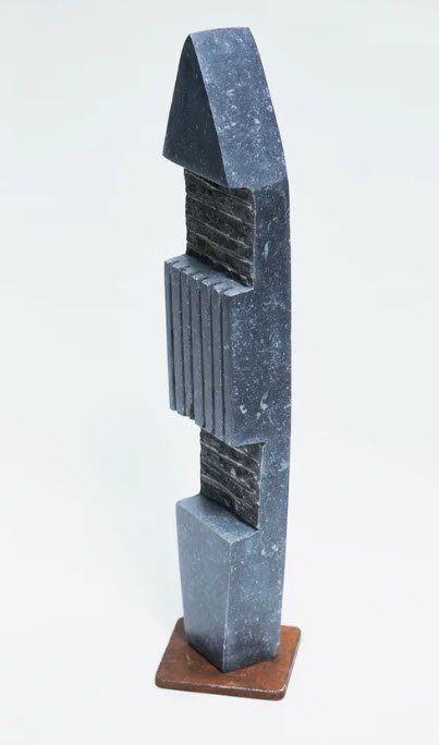 Composition Verticale - Covi III de la sculpteure liégeoise  Halinka Jakubowska — mise en situation Importé — Halinka Jakubowska, Liège, Belgique