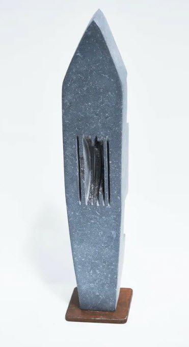 Composition Verticale - Covi III de la sculpteure liégeoise  Halinka Jakubowska — mise en situation Importé — Halinka Jakubowska, Liège, Belgique