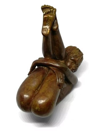 FAUSSE TIMIDE - Sculpture en Bronze par Tegan Pick — mise en situation Importé — Tegan Pick, Bruxelles, Belgique