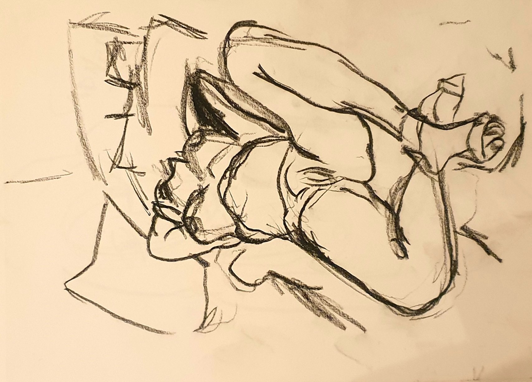 Croquis au fusain d'un corps replié, jambes relevées, par Jérôme Selosse.

Un corps replié sur lui-même, jambes relevées, saisi en quelques lignes noires nerveuses. Le croquis privilégie le mouvement à la ressemblance : chaque trait cherche l'appui, le poids, l'équilibre de la pose.

À voir le vendredi 6 novembre 2026, de 18h à 22h, chez SELOSSE ART, 22 avenue Armand Huysmans, 1050 Ixelles — journée « Modigliani vs Selosse » du Parcours d'Artistes d'Ixelles. Entrée libre.

🎨 Jérôme Selosse sur DROPMUSE : https://dropmuse.art/artiste/jerome-selosse-artiste-numerique-dessinateur-bruxelles
🌐 Son site : https://www.selosse.art
📍 Parcours d'Artistes d'Ixelles 2026 : https://dropmuse.art/evenement/parcours-dartistes-dixelles-2026-ateliers-ouverts-creation-locale-ixelles-ixelles-bruxelles