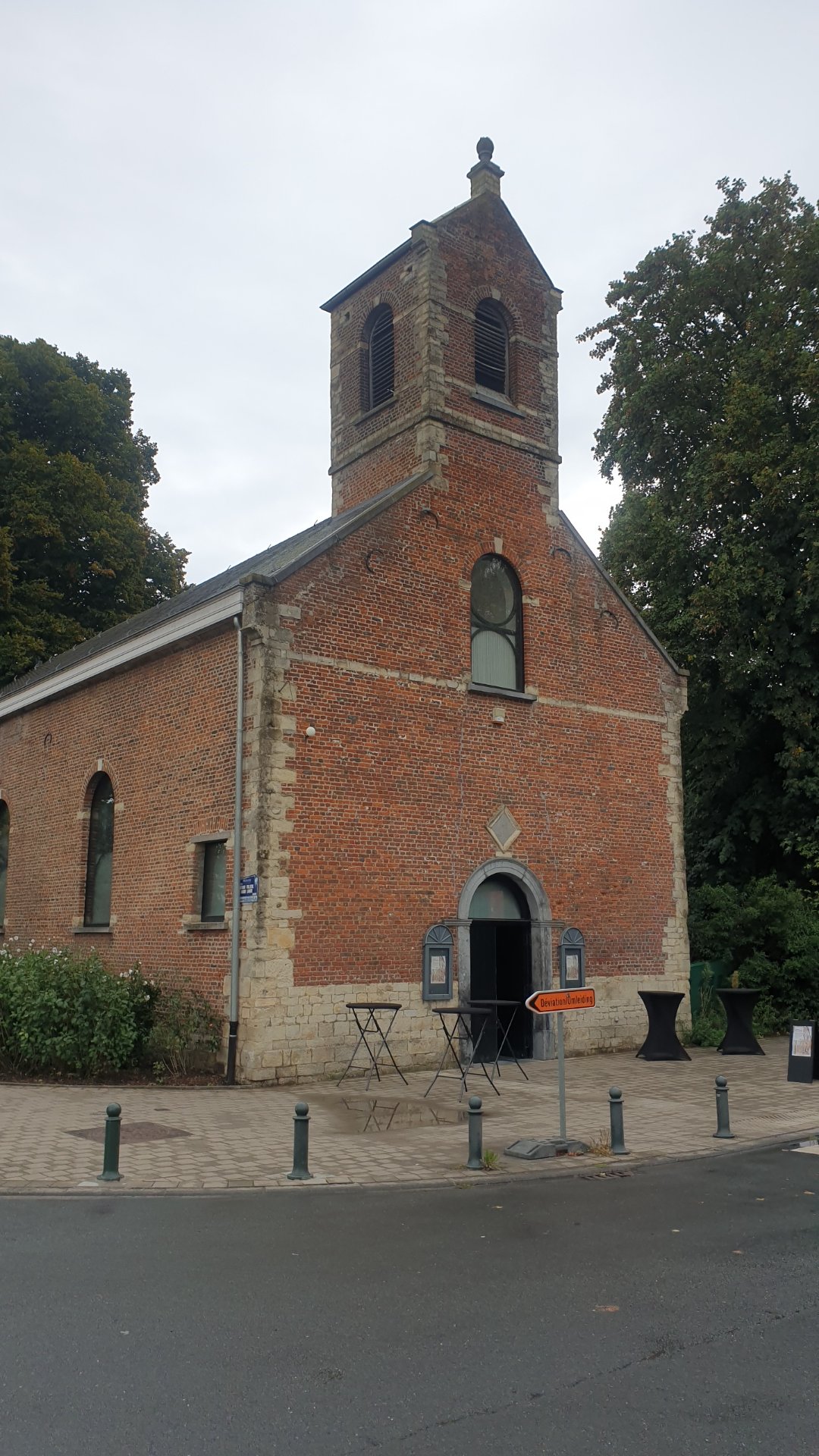 Photographie — Exposition Landslide à la Chapelle de Boondael : Art et scénographie à Ixelles, Centre d'Art de la Chapelle de Boondael