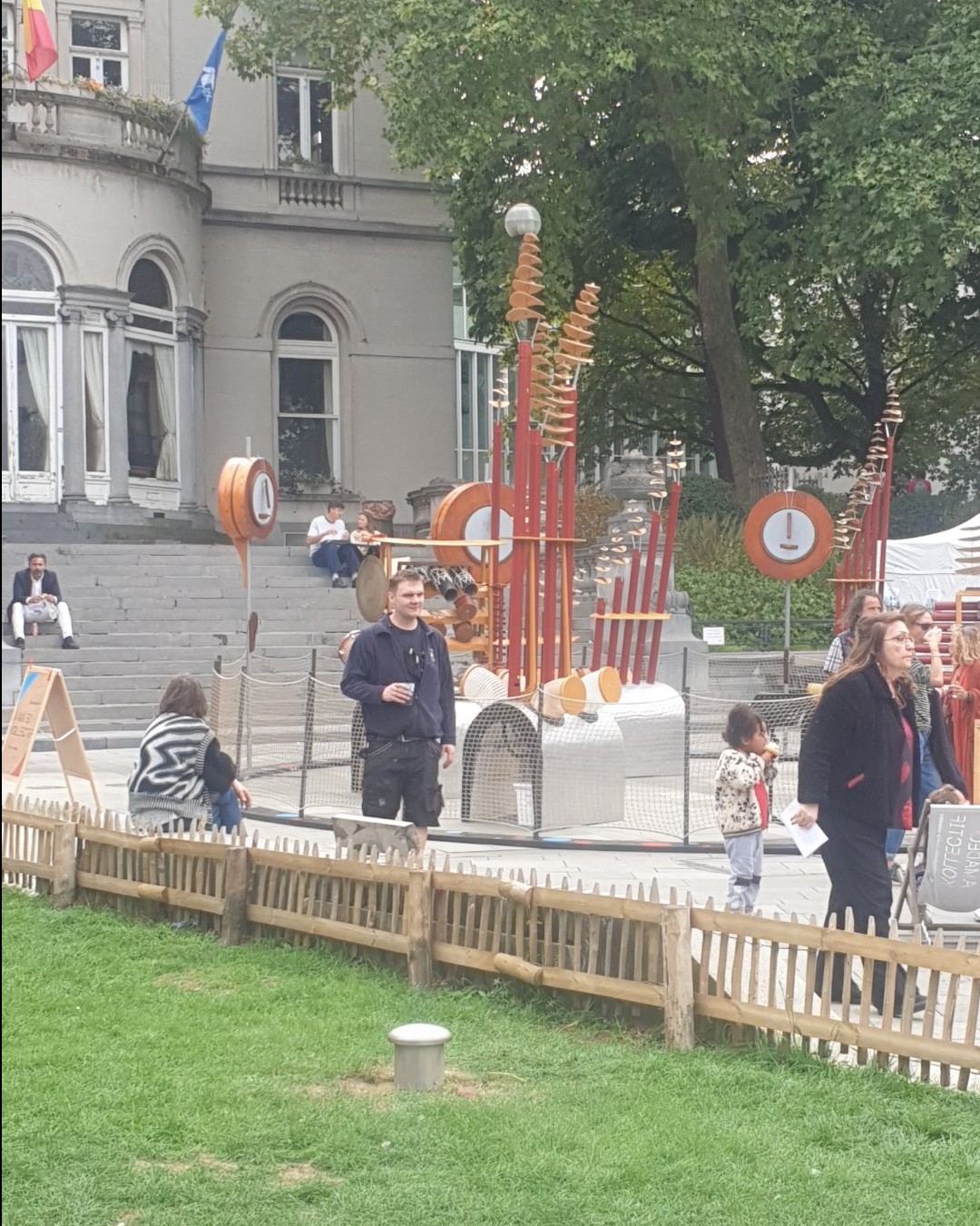 Photographie — La Joyeuse Rentrée 2026 à Ixelles : Festival Culturel Gratuit à la Place Fernand Cocq