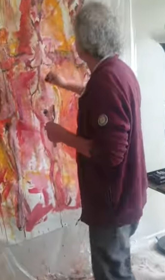 Le peintre Jérôme Selosse à l'atelier, au travail face à une grande toile rouge et rose.

De dos, en gilet bordeaux, Jérôme Selosse peint debout face à une grande toile aux rouges et aux roses. C'est le geste que le public partagera pendant le Parcours d'Artistes : chaque jour, une toile de 2 × 3 m se peint à plusieurs mains à l'atelier SELOSSE ART.

À voir le samedi 7 novembre 2026, de 12h à 20h, chez SELOSSE ART, 22 avenue Armand Huysmans, 1050 Ixelles — journée « Schiele vs Selosse » du Parcours d'Artistes d'Ixelles. Entrée libre.

🎨 Jérôme Selosse sur DROPMUSE : https://dropmuse.art/artiste/jerome-selosse-artiste-numerique-dessinateur-bruxelles
🌐 Son site : https://www.selosse.art
📍 Parcours d'Artistes d'Ixelles 2026 : https://dropmuse.art/evenement/parcours-dartistes-dixelles-2026-ateliers-ouverts-creation-locale-ixelles-ixelles-bruxelles
