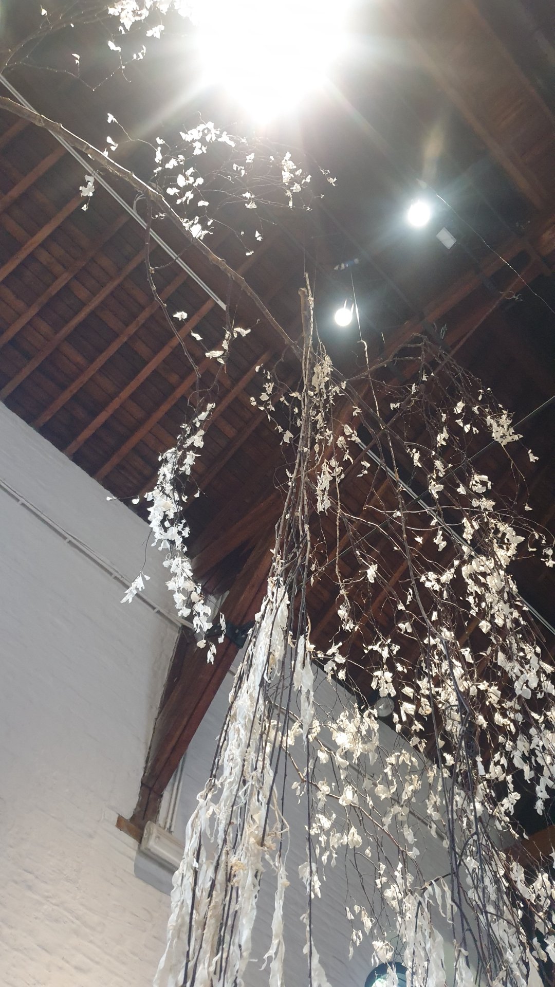 Photographie — Exposition Landslide à la Chapelle de Boondael : Art et scénographie à Ixelles, Centre d'Art de la Chapelle de Boondael