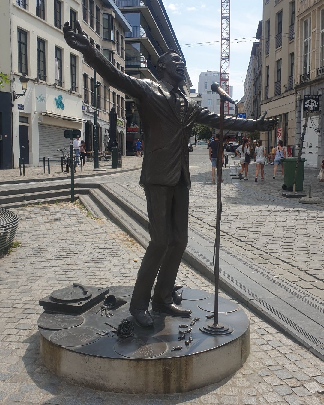 Photographie — Fondation Jacques Brel, Bruxelles
Parcours dans Bruxelles : Sur les pas de l'artiste avec la Fondation Jacques Brel.