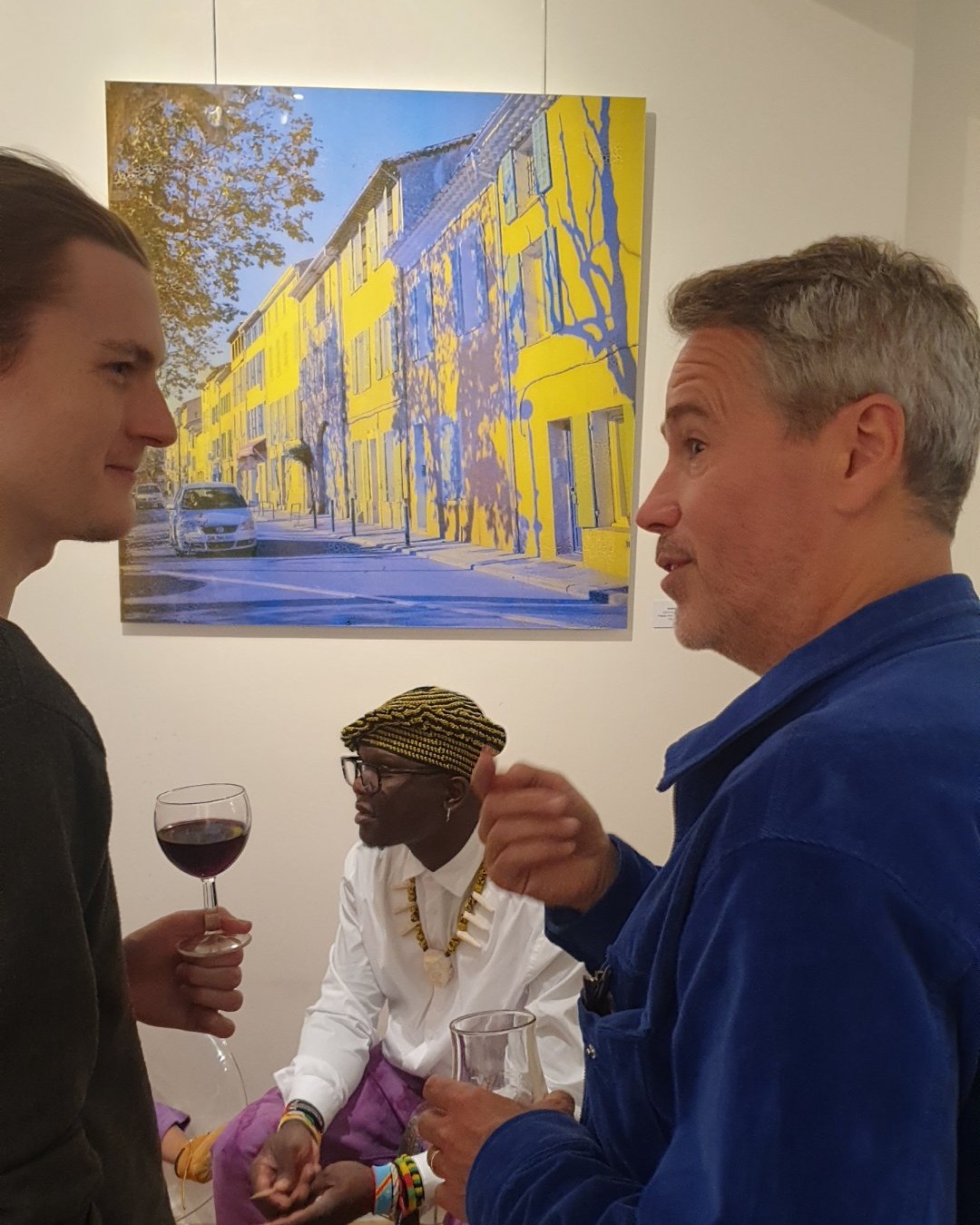 Un moment d'échange privilégié avec l'artiste Patrick Delcol lors du vernissage de l'exposition « Haz-Art & Imprévues ». De belles discussions autour de la création et de l'accident dans l'art, capturées par Dropmuse à la galerie Art Base (Bruxelles).

Photographie — Exposition « Haz-Art & Imprévues » - L'accident dans l'art à Art base Bruxelles - Bruxelles

Toutes les œuvres de Patrick Delcol sur insta: https://www.instagram.com/pat.delcol/