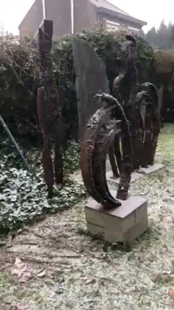 Sculpture de Halinka Jakubowska - Jardin de l'artiste Halinka Jakubowska  sculpteure belge — Halinka Jakubowska
