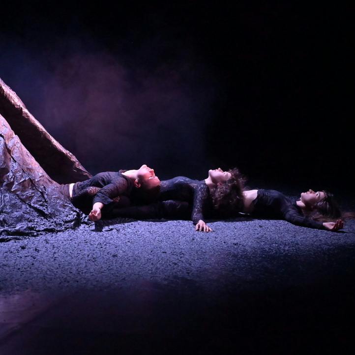 Performance Damoclès - Nos danses sous tes épées à la salle de spectacle des Riches Claires Bruxelles - Bruxelles