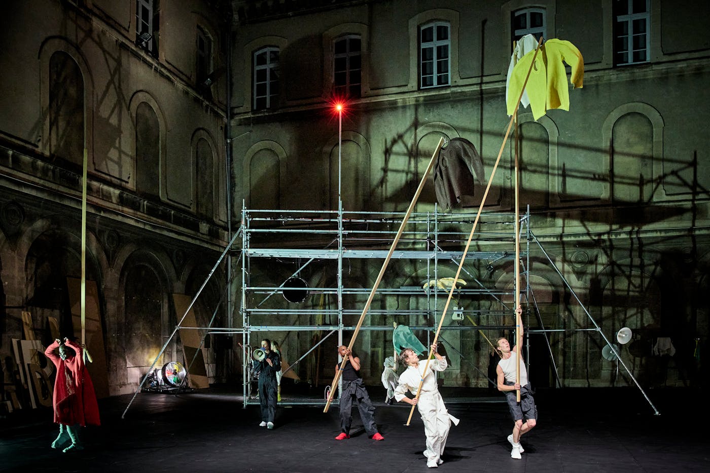 Performance Derniers Feux - Les Ecuries - Charleroi