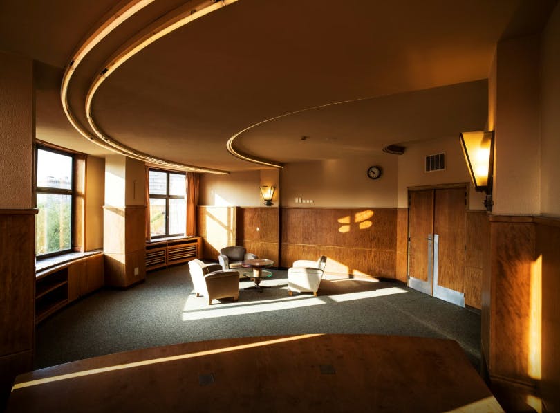Place Flagey: parcel boat and sound factory - Ixelles