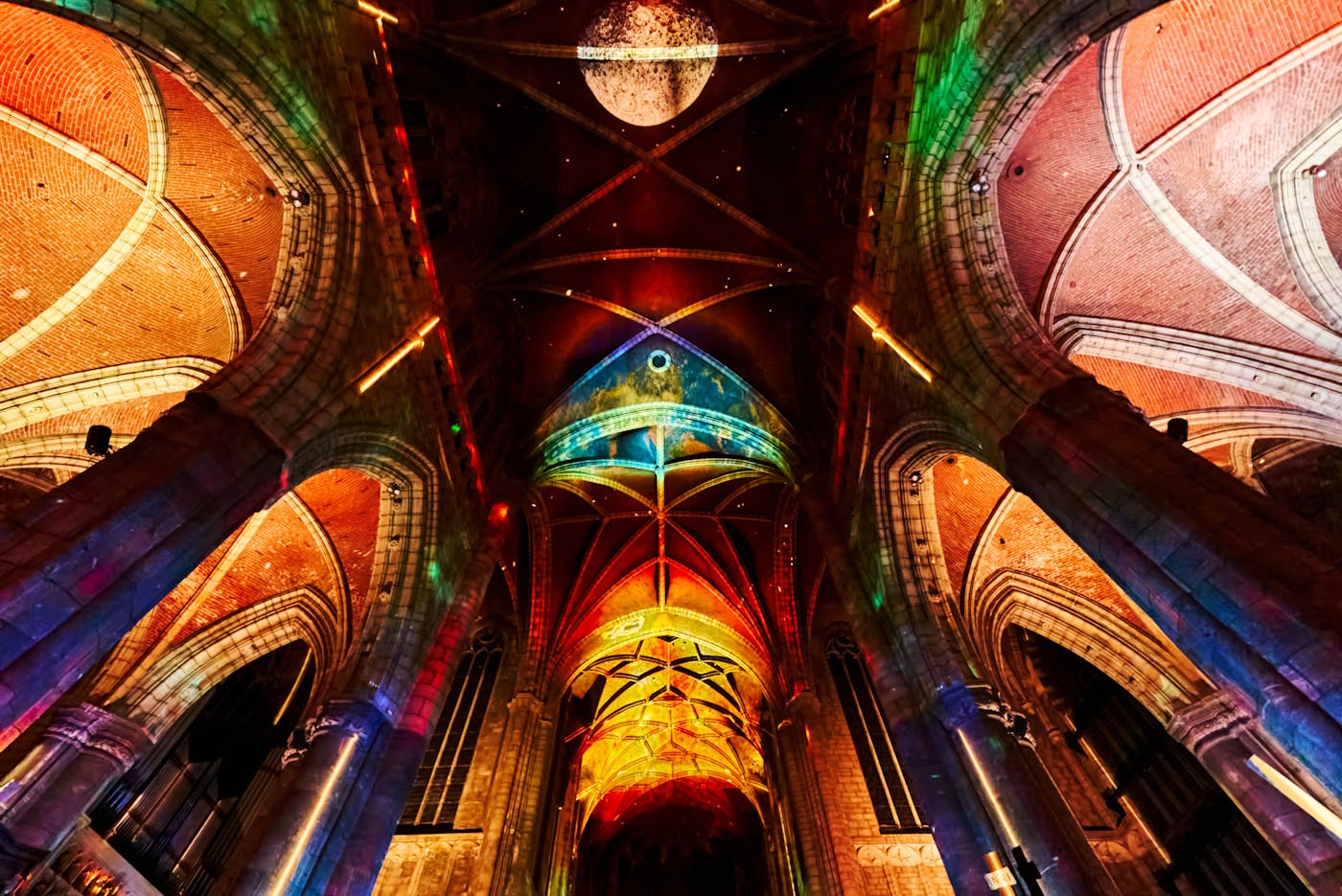 Performance Genesis - voyage immersif - Notre Dame du Sablon - Bruxelles