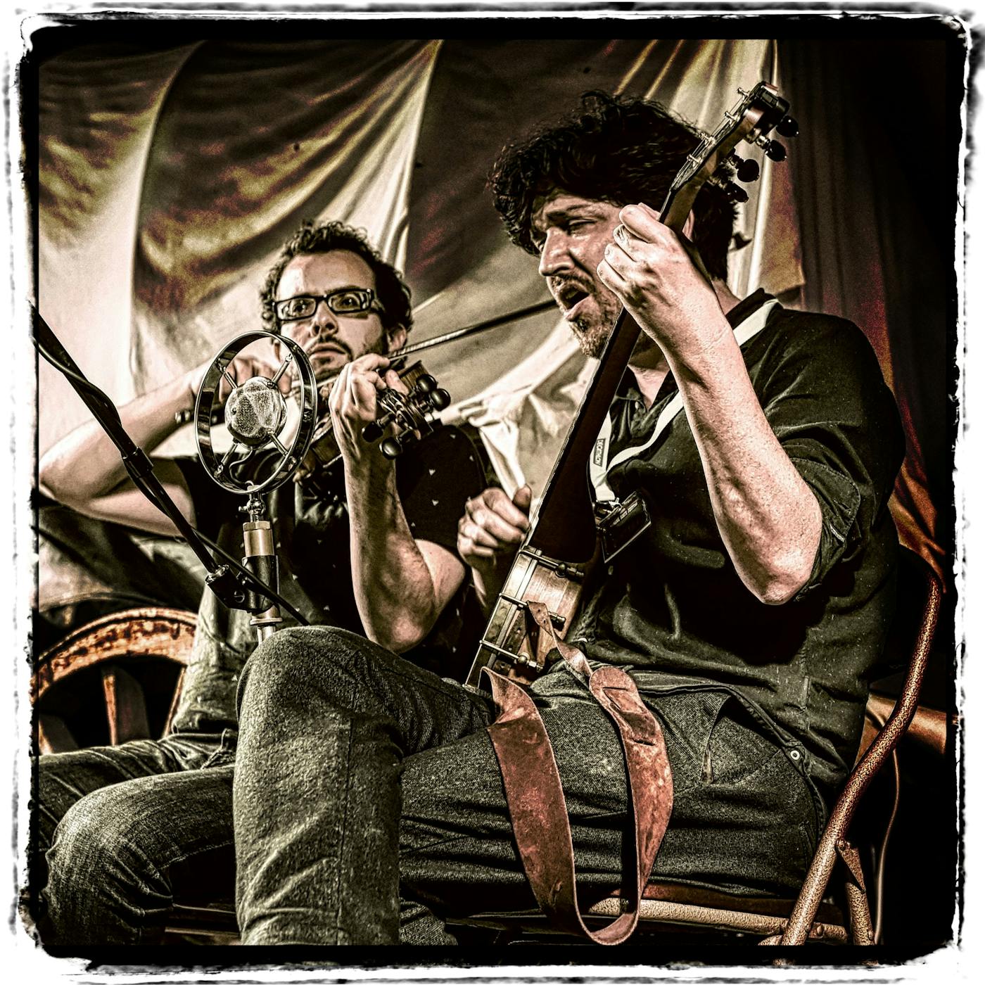 Concert « Hills of Belgium » : duo violon - banjo - chant à l'Atelier Marcel Hastir de Bruxelles - Bruxelles