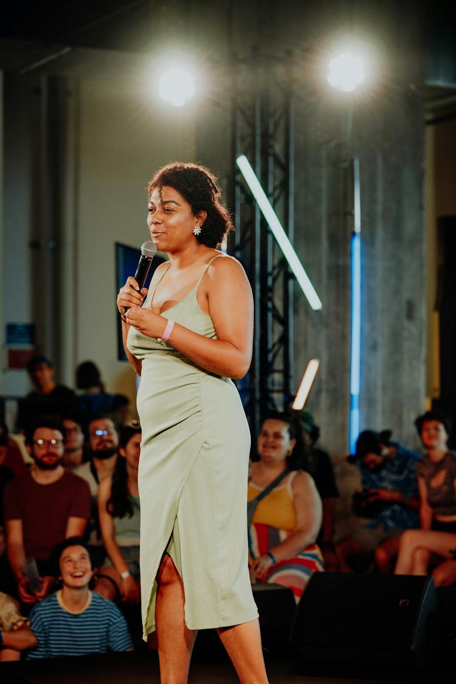 Théâtre L'Atout Comedy club présente Nazilta - standup à l'Atelier 210 - Etterbeek - Bruxelles
