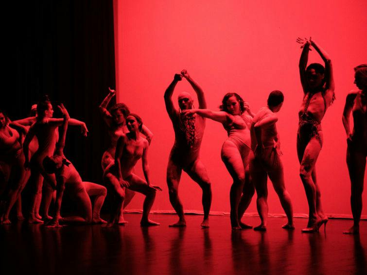 Performance Le Sassy Show spécial Game Ovaires - cabaret Bruxelles - Saint-Gilles - Bruxelles