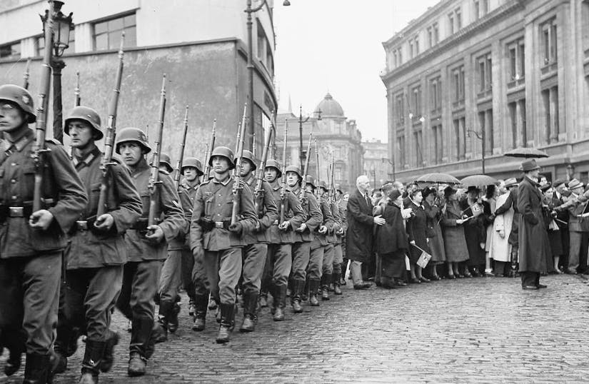 Les sanglots longs - Bruxelles sous l'occupation