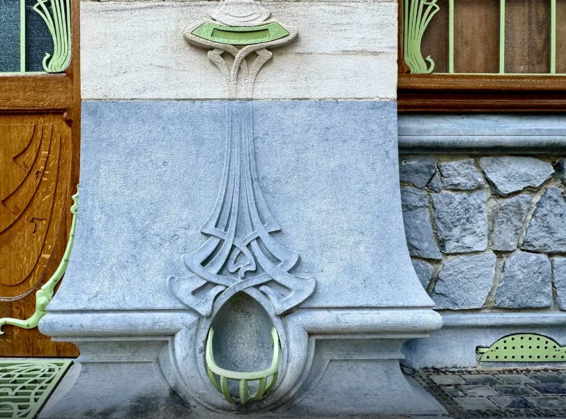 Reborn Floral Art Nouveau Jewel - Maison Roosenboom - Bruxelles
