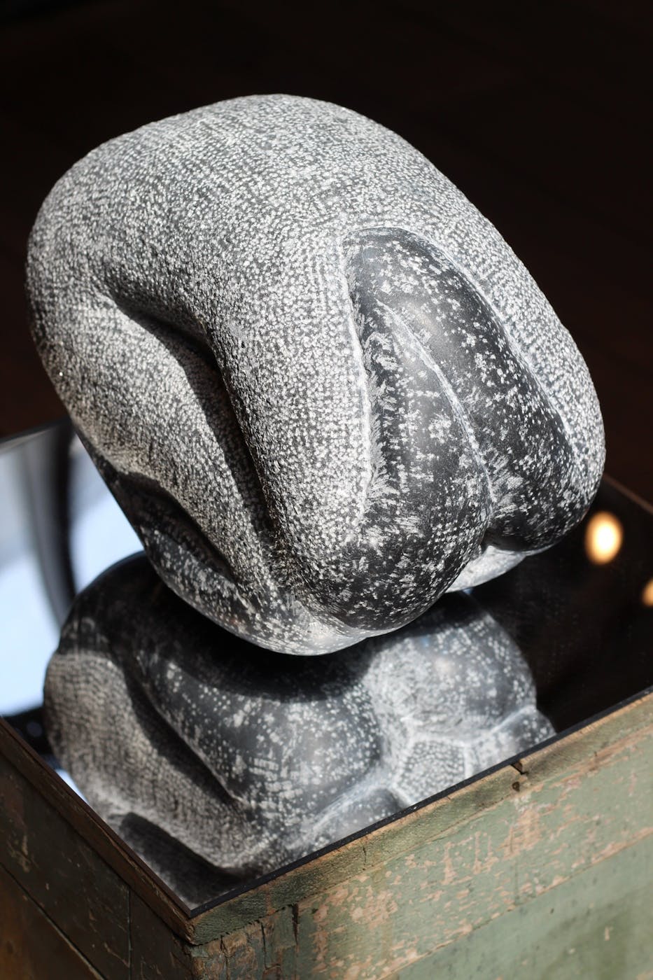 Exposition Sara Aref "Where the silence holds the light" - Artiste visuelle irano-belge - Koekelberg - Bruxelles